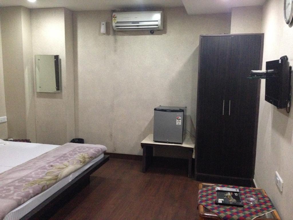 Hotel Silver Stone Ludhiana Room photo